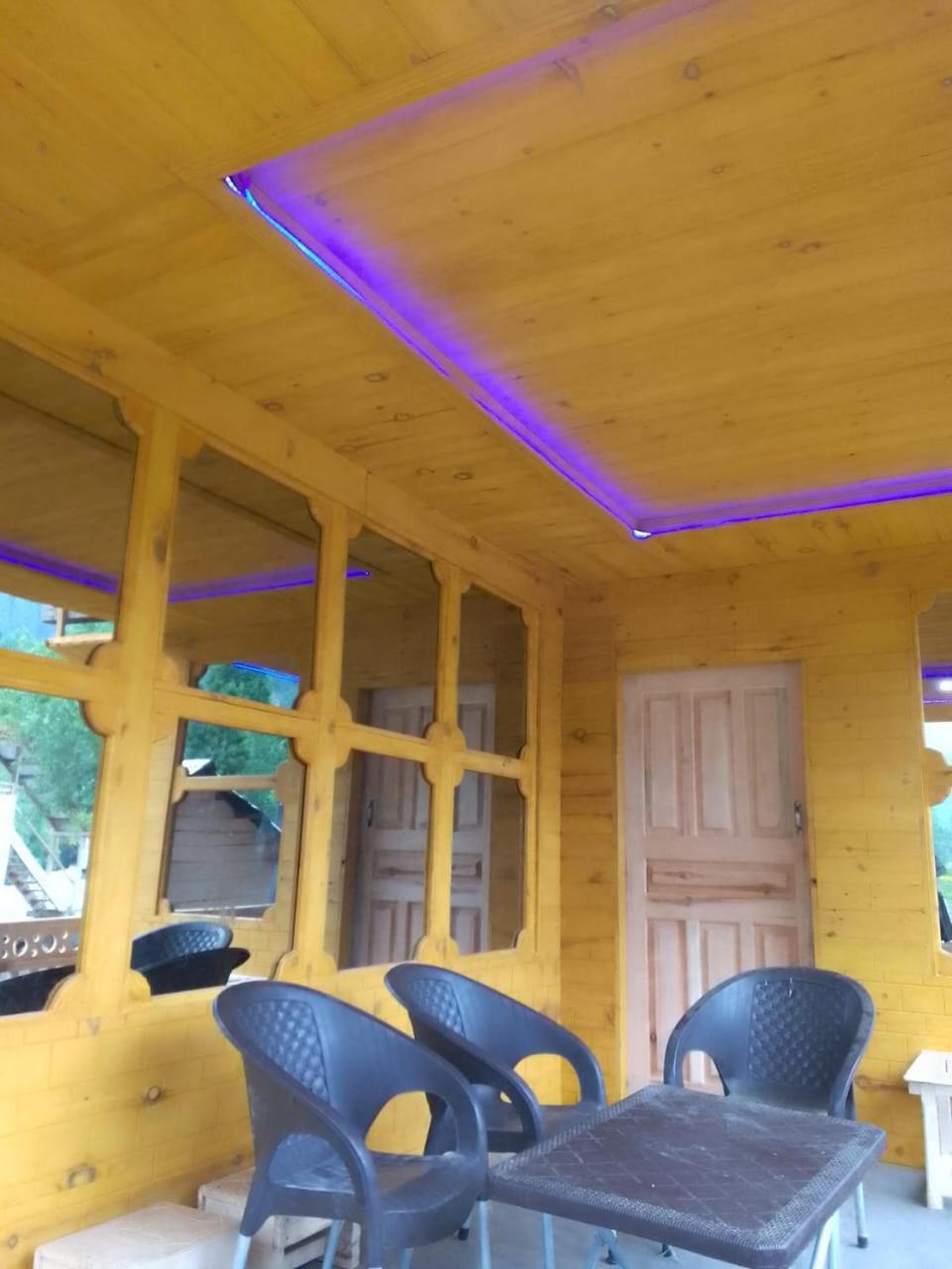 Riverbank Hotel Taobut Neelum Valley Azad Kashmir Taobat Exterior foto